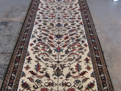 Persian Heriz runner 4.51m x 0.80m