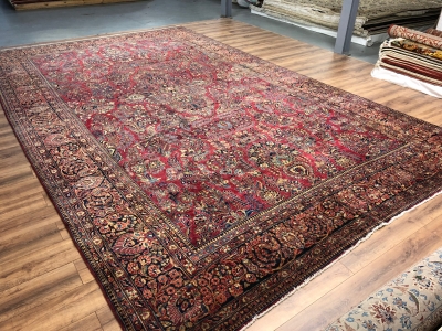 Antique Persian Sarouk carpet size 5.39m x 3.30m