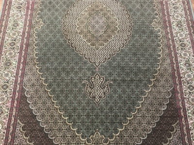 Persian Tabriz Mahi size 3.05m x 1.97m