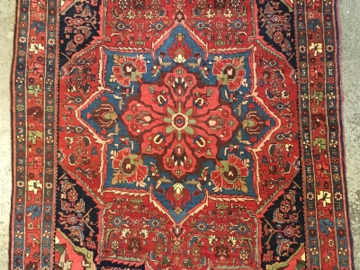 Old Persian Bidjar rug circa 1920 size 1.61m x 1.08m