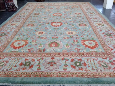 Persian Mahal carpet 5.86m x 3.68m